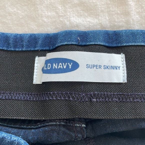 Size 10 regular. Super skinny Jeans old navy - Picture 2 of 3